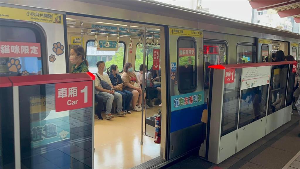 快新聞/北捷淡水信義線車廂門突故障 200旅客改搭乘後續列車