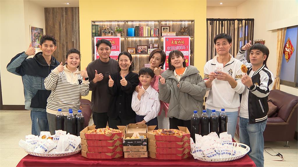 豆腐媽媽平均收視3.68 最高衝4.24刷新紀錄 劇組嗨慶功