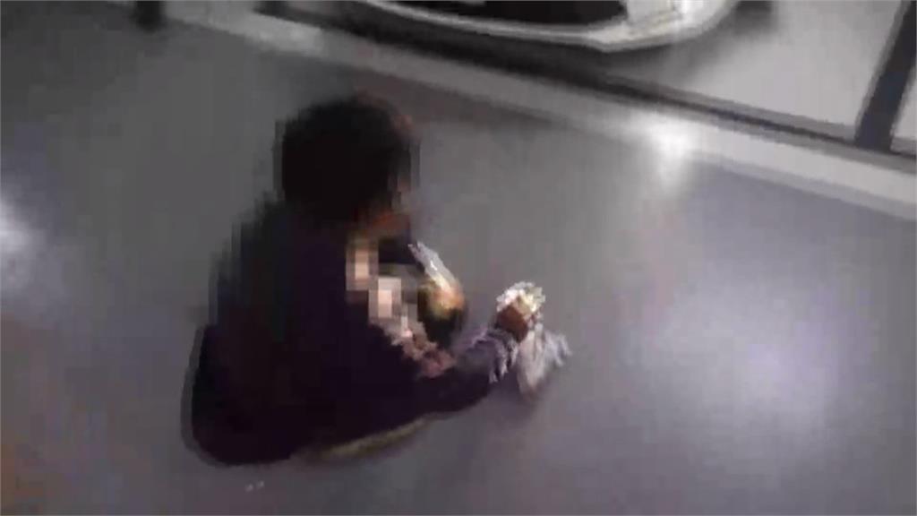 人頭帳戶存摺提款卡藏草叢、交通錐 檢警破獲台中「死轉手」詐團