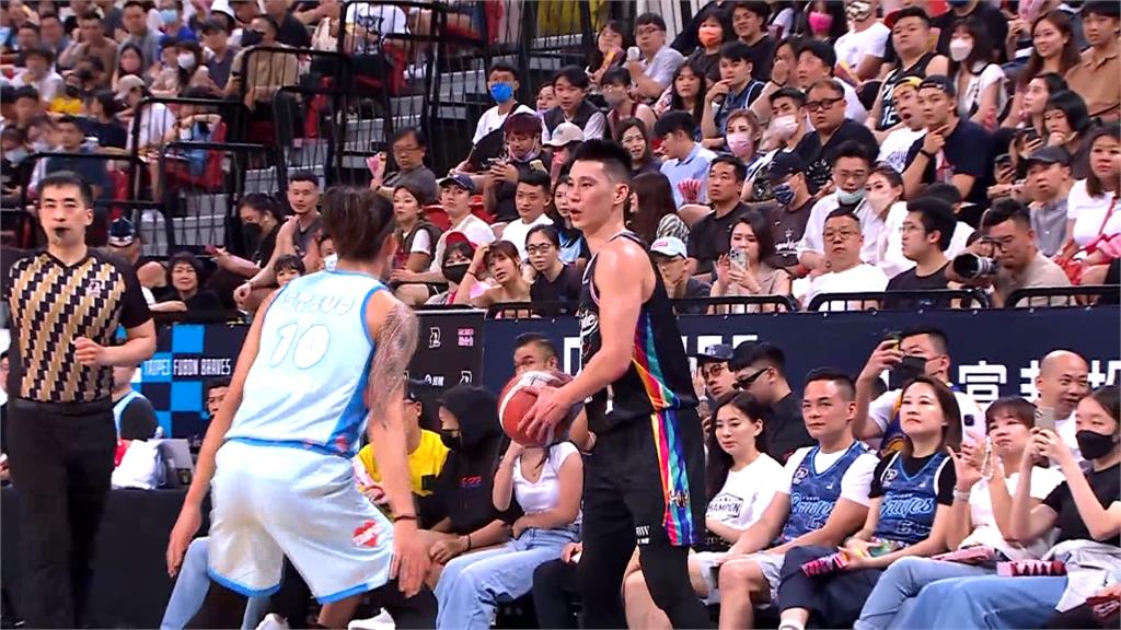 林書豪奪年度助攻王 不忘幫弟弟林書緯拉票MVP