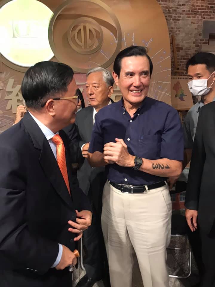 陳水扁突上傳「合影馬英九」真面目全公開!「這一幕」網一看嚇爛:阿扁先知