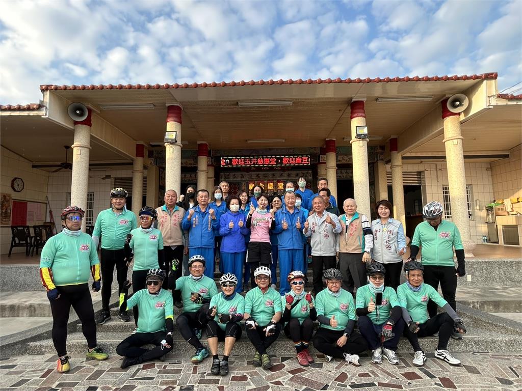 快新聞／謝龍介擋得住嗎？陳亭妃鐵馬謝票熱翻下營　拚4百年史上首位女市長