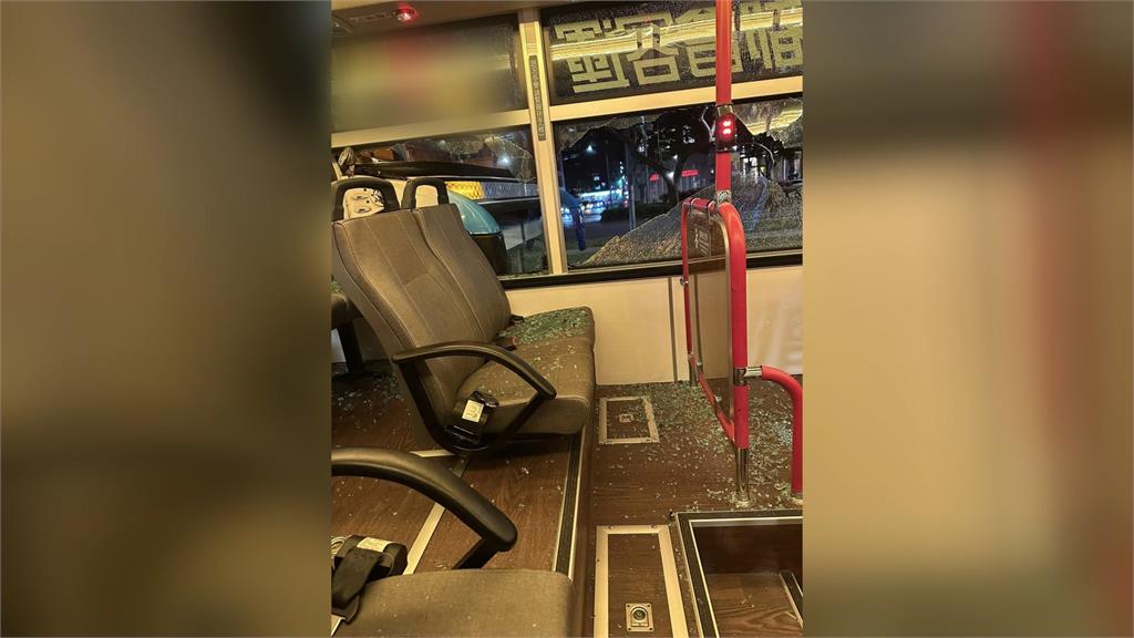 大安區公車疑閃違停車輛切換車道 客運撞上!民眾怒控:一定要開這麼猛?