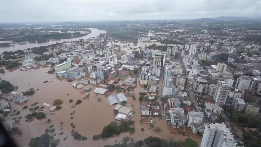 溫帶氣旋侵襲巴西！洪水淹沒60幾座城市　道路中斷「房屋被沖走」