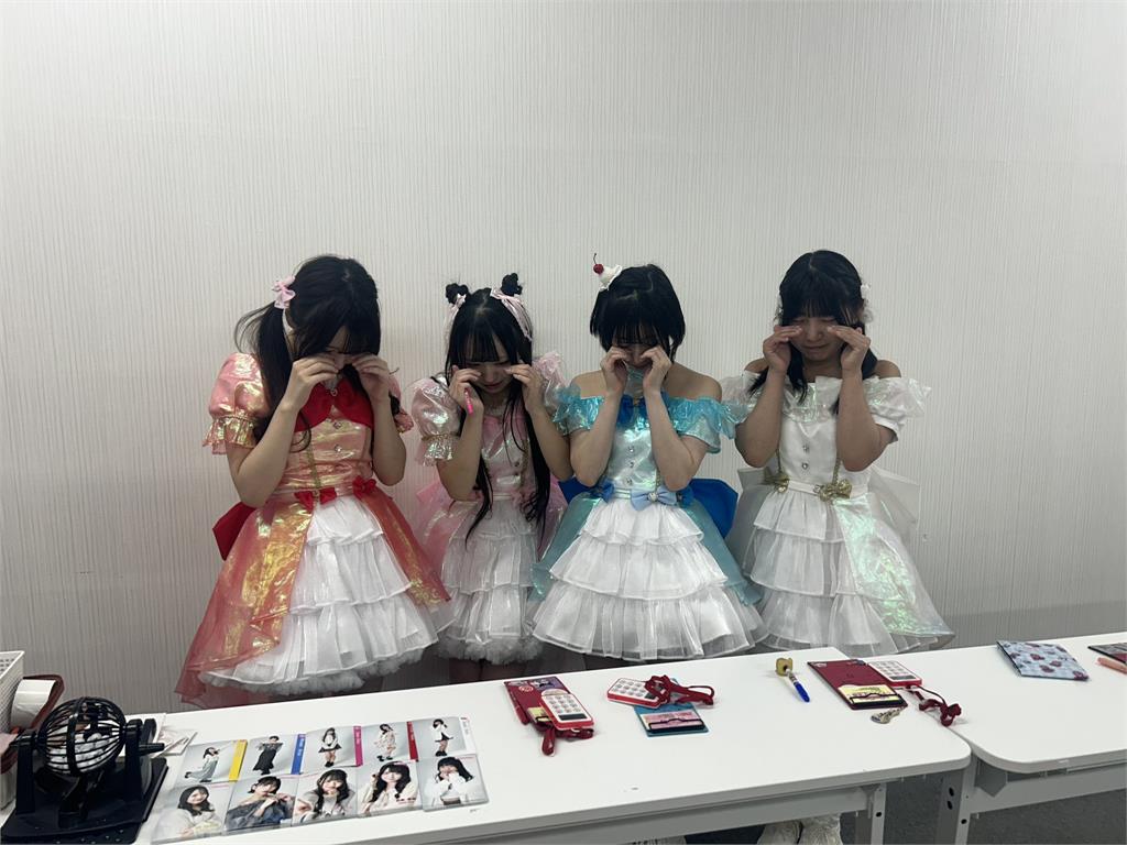 票價才147元!偶像女團辦見面會「竟0人到場」5正妹低頭、捂臉哭全被拍