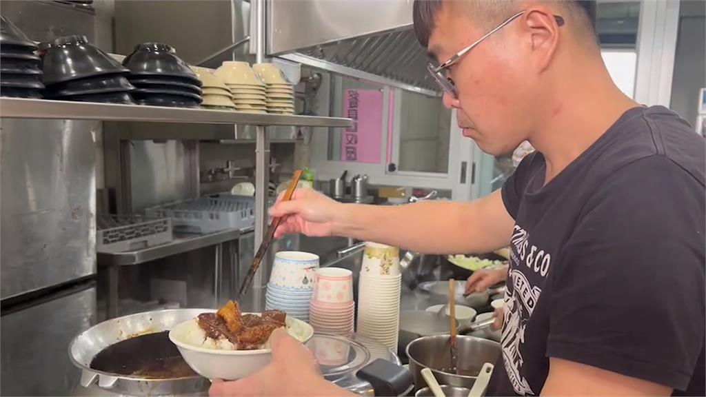 食材新鮮實在!台東人氣滷肉飯+乾煎虱目魚腸 吸引饕客慕名來