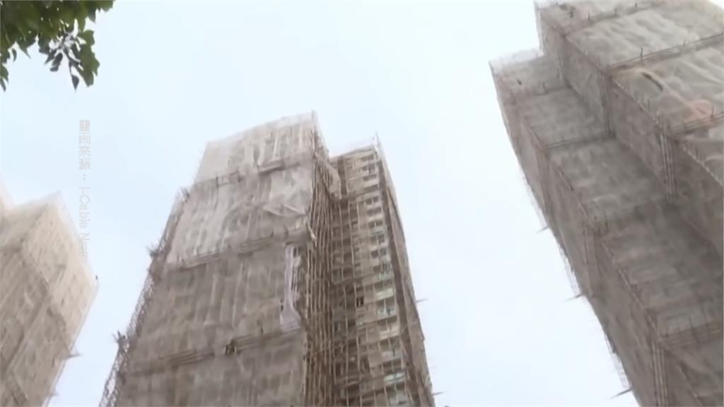 住戶剉咧等!和宏福苑是同一工程商 「屯門怡樂花園」外牆暫停施工