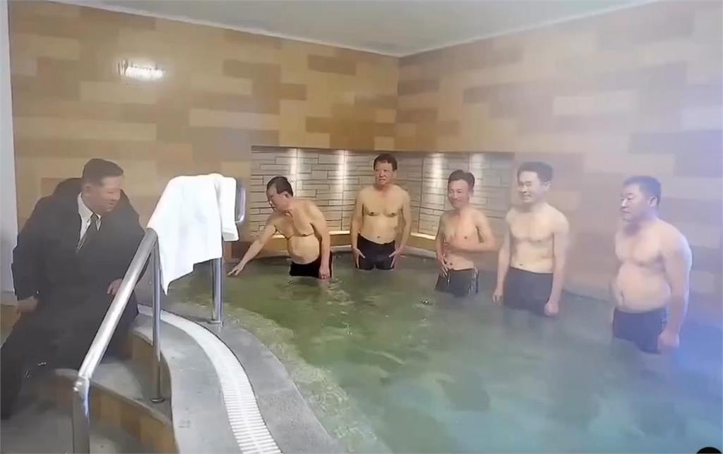 有片／金正恩視察直闖女湯「看大媽泡澡」！無碼片瘋傳…網看傻：口味太重。