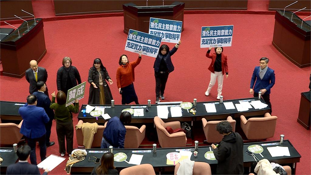 藍要推軍購「3500億+N」 鍾佳濱轟:國防不是拍賣喊價