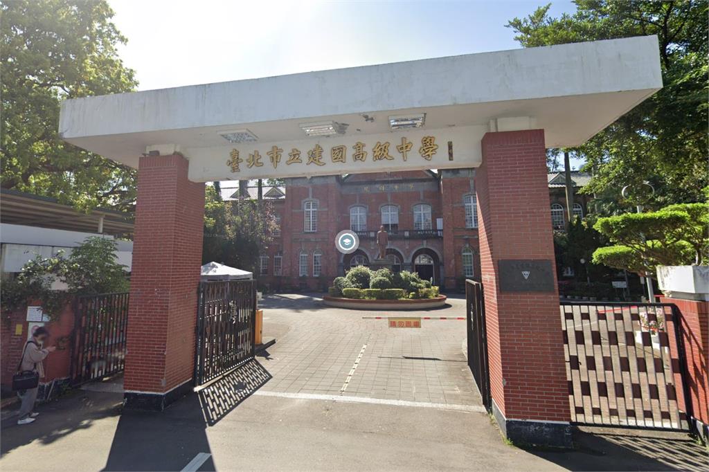 中一中學生嗆「8字」挺建中生吃麥當勞!她「公開資料」怒喊告:準備好了嗎?