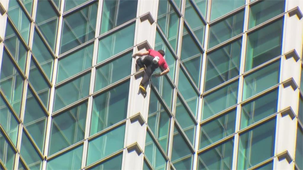 霍諾德「徒手攀登101」全球關注！《CNN》首頁「不斷更新」直擊台灣