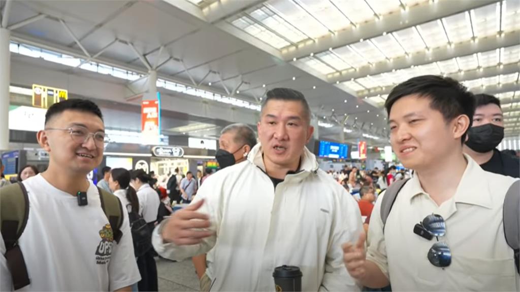 館長結束中國行!浦東機場再嗆「洗腦台灣人」預告下次要去「這城市」