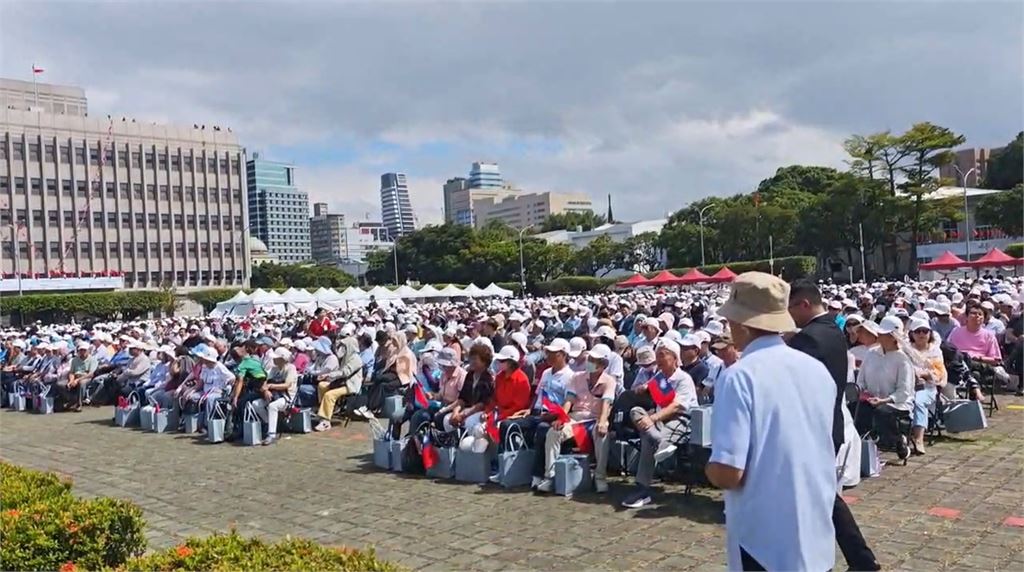 快新聞／國慶演說大脫稿！韓國瑜竟重提大罷免！民眾怒轟下台：衝突就你引起的