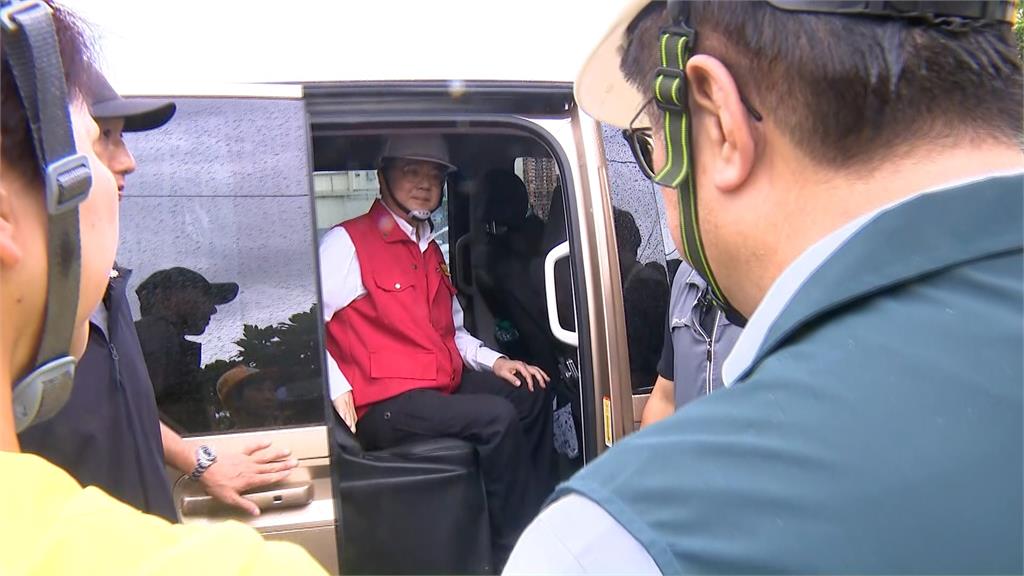 颱風+豪雨南部受災嚴重　卓榮泰視察台南修繕重建