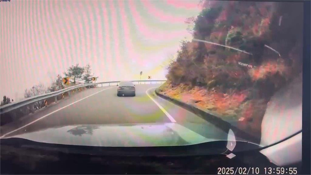 南投60歲男自撞護欄墜120米深山谷 事發後自行報警求助