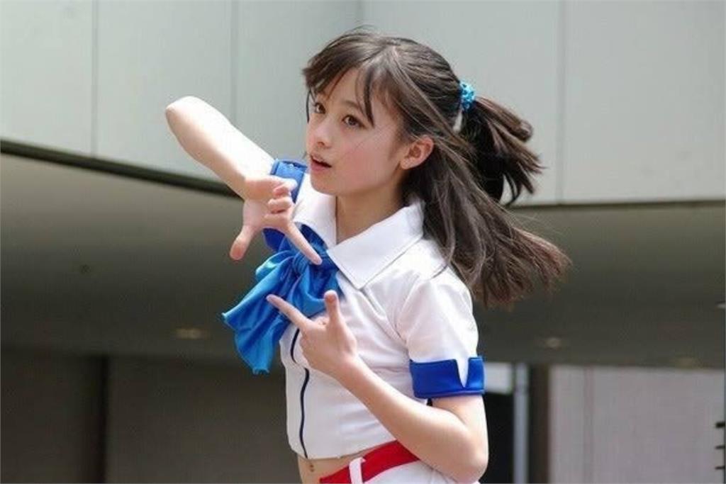 橋本環奈「整尊油掉」差很大！25歲真面目「慘變貴氣大媽」網嚇爛：誰啊