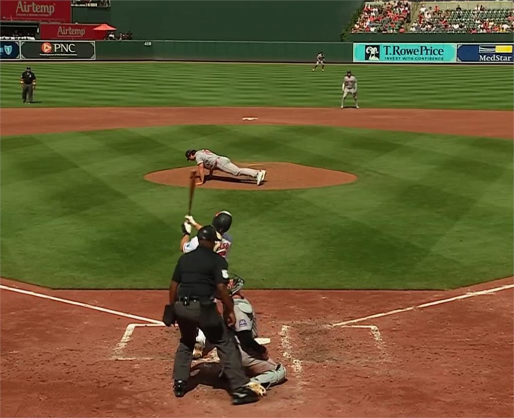 MLB(影)／投到跌倒乾脆「伏地挺身」！紅襪23歲菜鳥笑翻全場6局狂飆12K