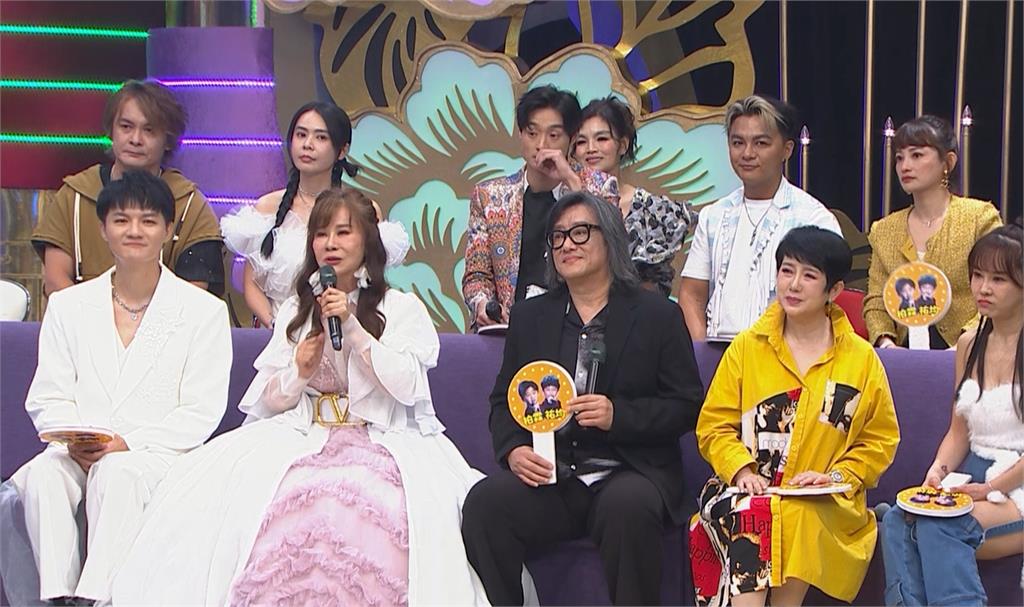 《超級冰冰Show》龍千玉看到皮箱突落淚！童年搬了20幾次家與弟弟走在台北冷清街