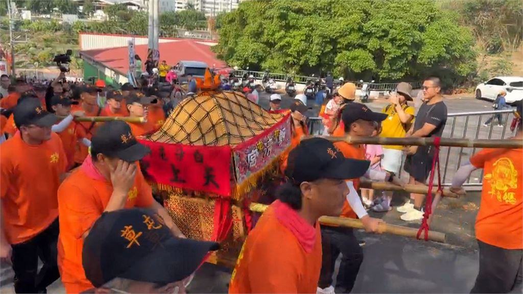 白沙屯媽祖來賜福！温世政參拜恭迎　拋「通血路」輕軌藍圖盼打通交通動脈