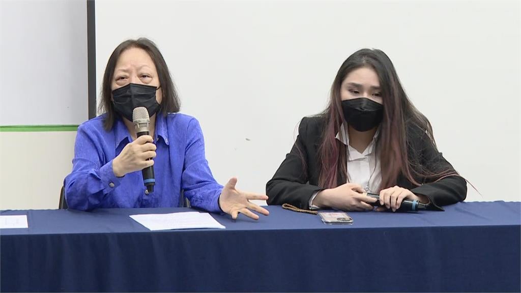 網紅控廖峻性侵…遭爆私下找「大哥」滅火!雪碧怒公開對話:要帶風向?