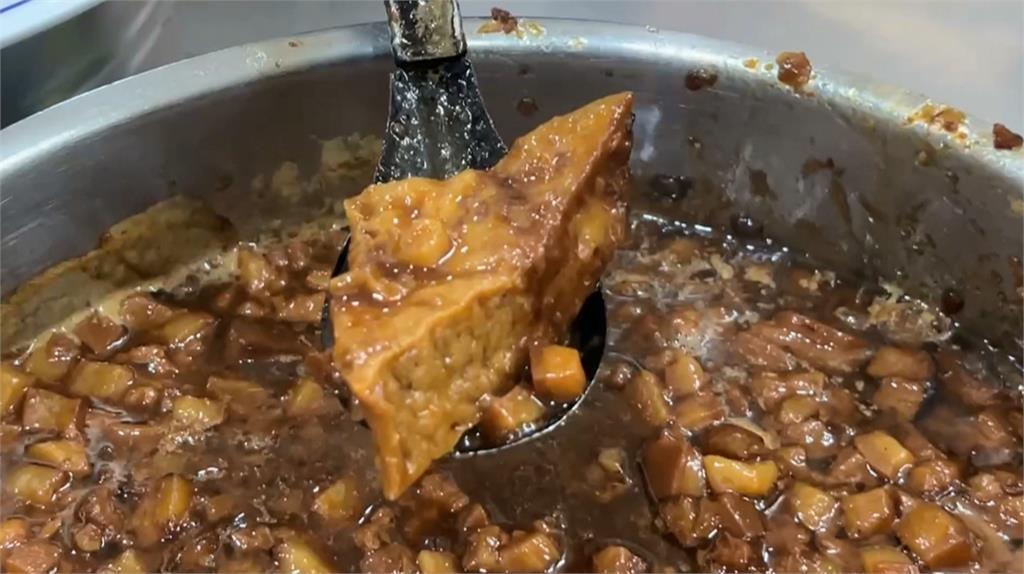超噁!台南「周氏蝦捲」爆食安問題 員工竟將廚餘倒回滷鍋繼續煮