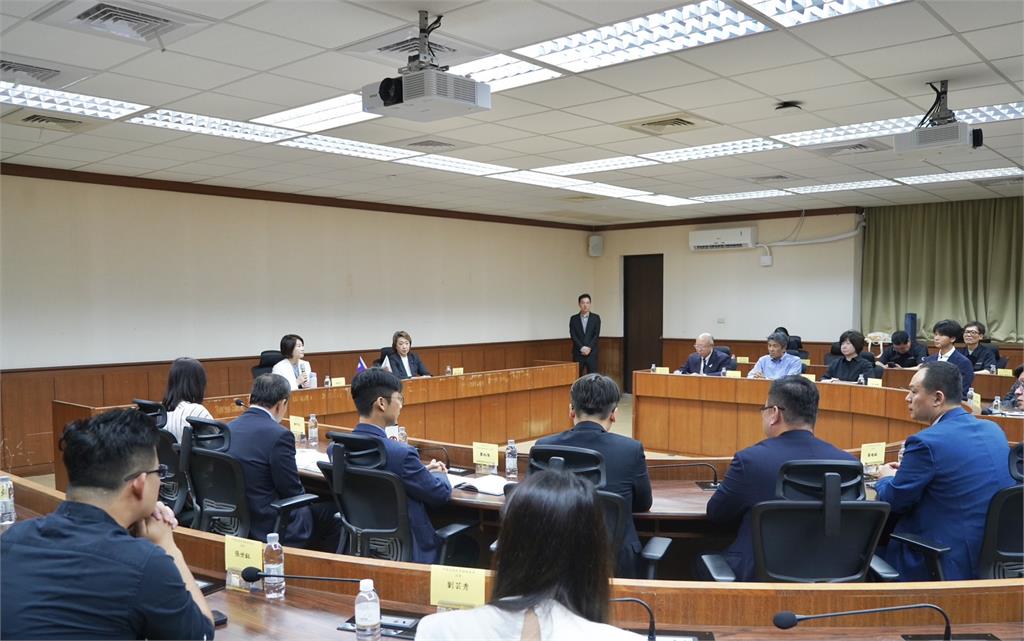 快新聞/日參議員橋本聖子拜會周春米 雙方就藍碳科技等議題交流