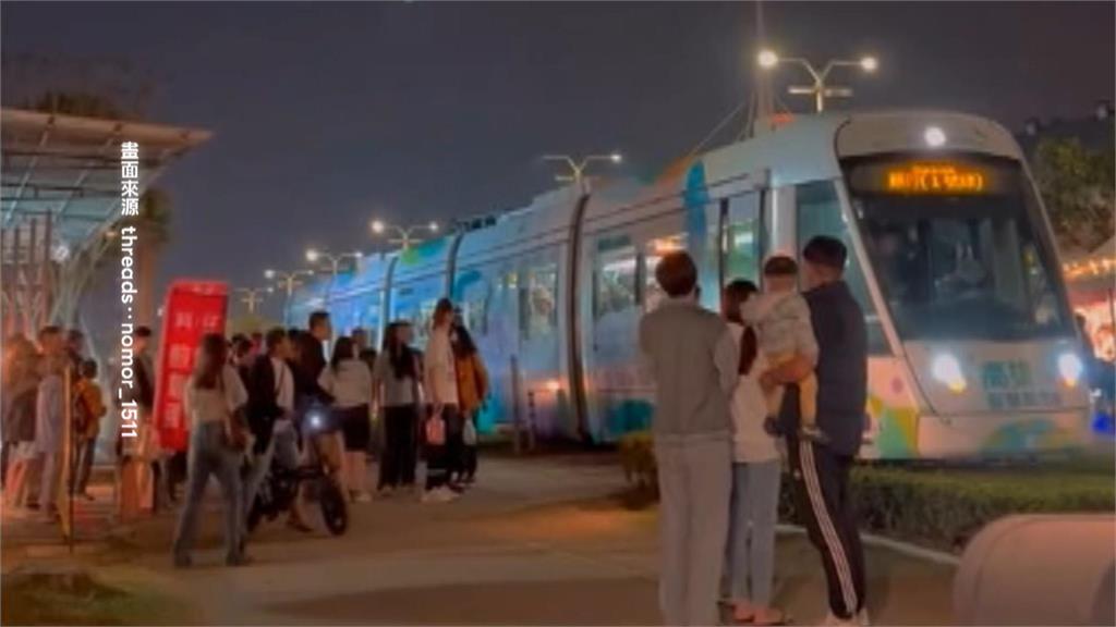 少年闖高雄輕軌遭輕微擦撞　乘客不耐久候與司機爆口角