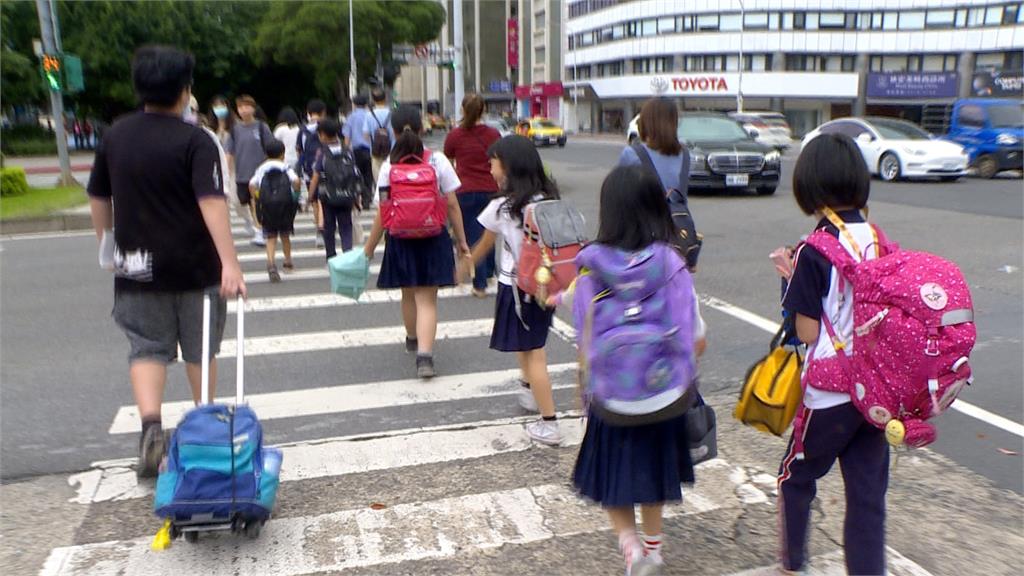 北市「行人綠燈早開」策略　２８５所校園路口開學前完成設置