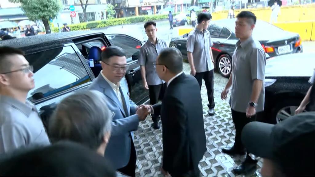 政院統刪地方補助款25% 侯友宜同場卓榮泰當場要錢