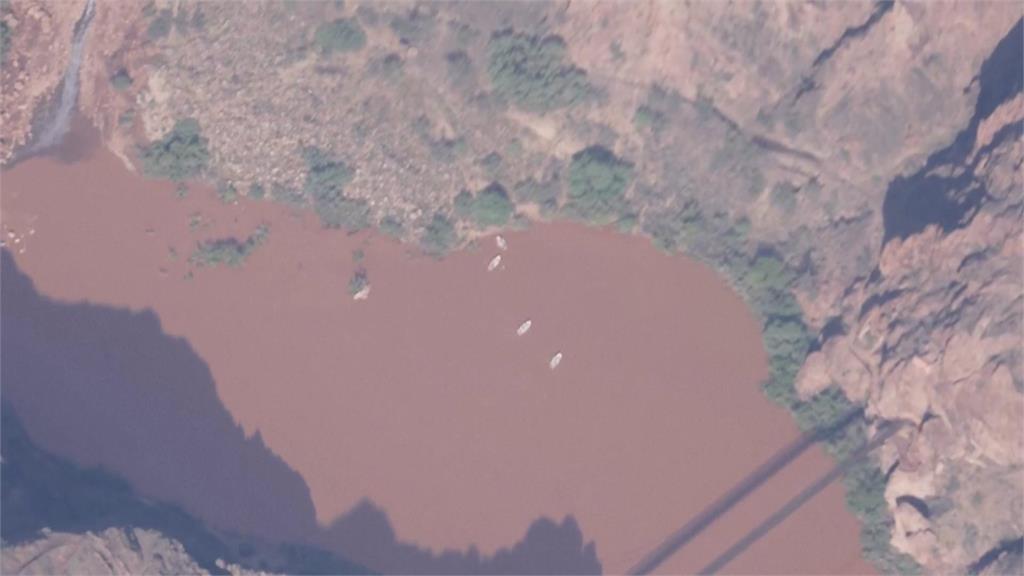美國大峽谷暴洪致2死15人失蹤 暴雨再襲打亂搜救進度