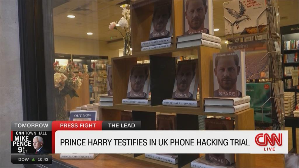 哈利現身倫敦法庭　控告英媒「手上沾血」駭入他手機