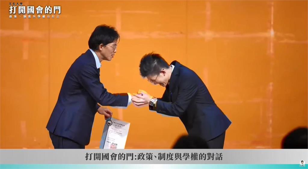 黃國昌文大開講！開放直播錄影　誇自己：以我學經歷早就當部長