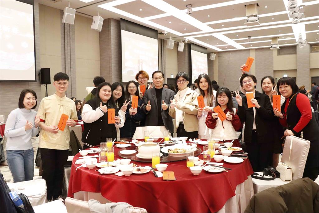 【淡江傳真】淡江境外生春節聯歡會3部會同賀 葛校長強調國際化雙向實踐
