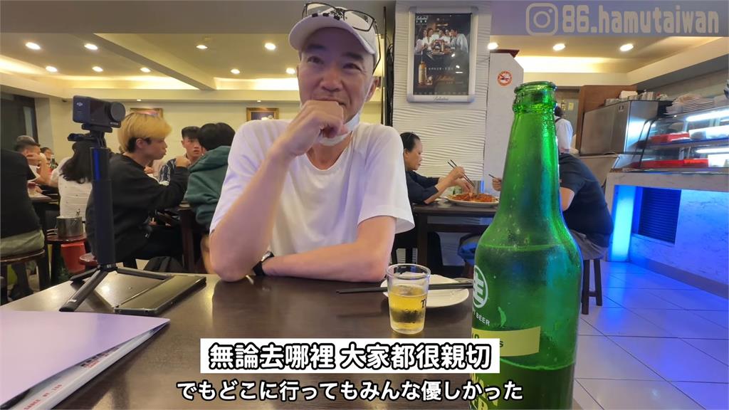 逛夜市被濃烈的氣味吸引 日本大叔「試吃臭豆腐」後驚呼:可能愛上了