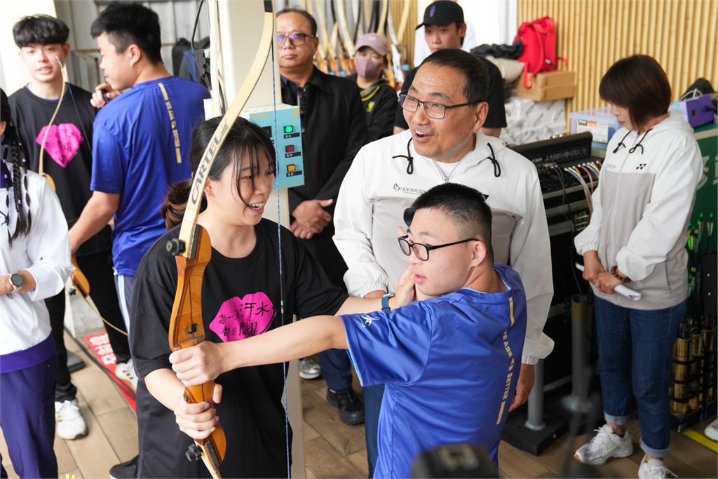 《115全障運》新北強化場館共融設施　特教生體驗射箭為賽會暖身