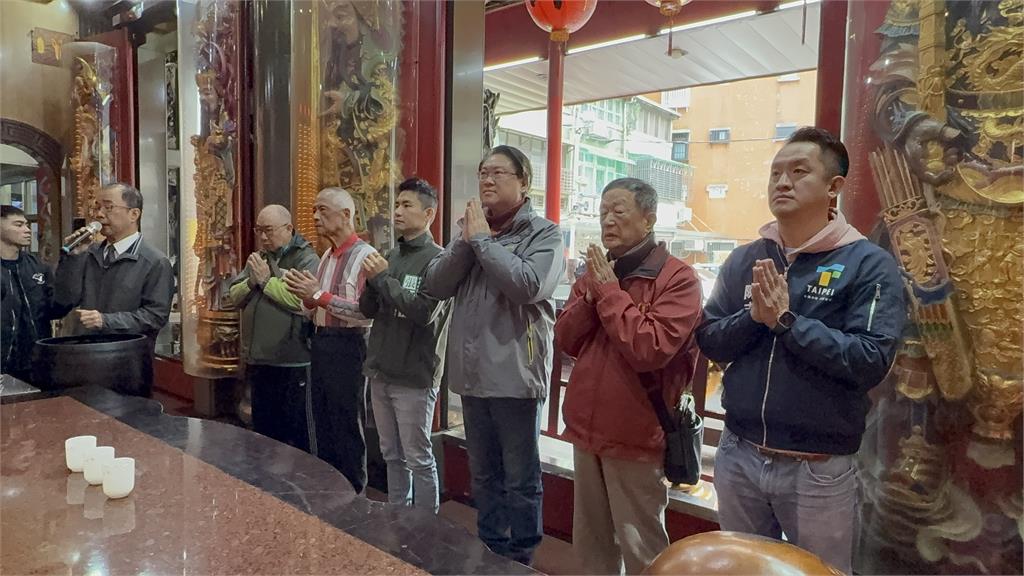 林右昌參香廣照宮　陪同張銘祐車隊掃街　民調前夕凝聚基層力量