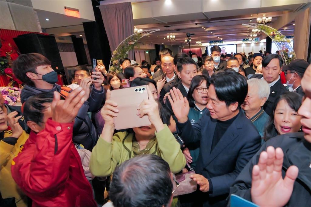 快新聞/合體蕭美琴、王美惠嘉義謝票 賴清德:蔡總統已把台灣隊長交棒