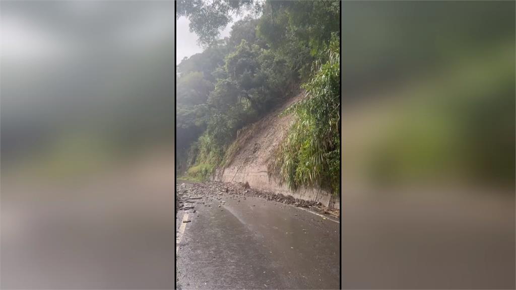 驚險！　投89線力行產業道路　機具進駐搶通又遇坍方