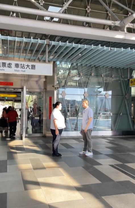 快新聞/車站直播遭驅離!謝國樑稱不能剝奪互動權利 張之豪送聖經金句勸敢做敢當