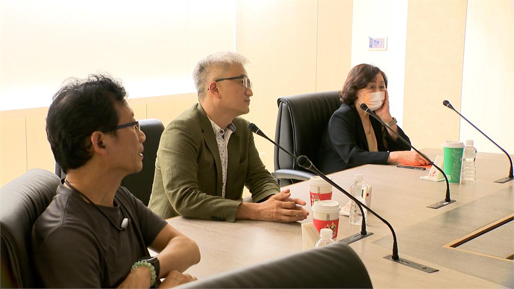 杜奕瑾、廖群參訪民視總部 瞄準新聞、節目深入結合AI