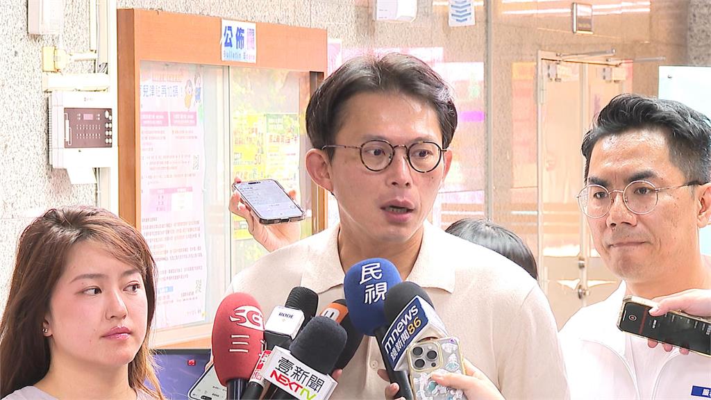 狗仔案續燒！四叉貓爆「陳美吟身分」　黃國昌嗆：不需回應