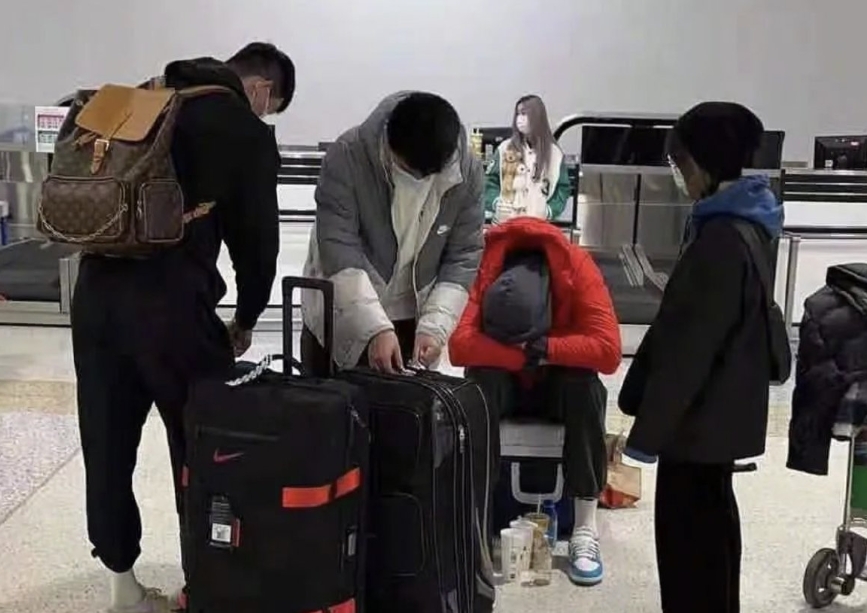 中國男籃多人染疫！禁區主力在機場暈倒送醫　中媒懷疑是台灣害的