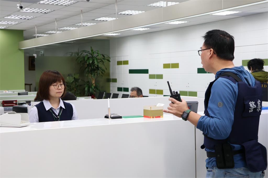 快新聞/還原銀行搶案、提升案發應變能力 蘆洲分局今執行「高擬真」演練