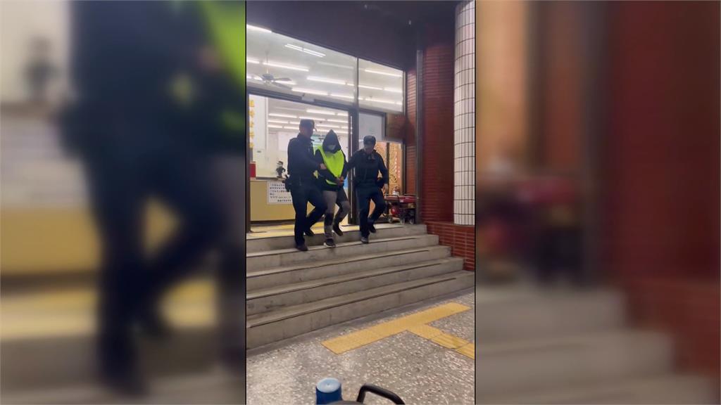 一喊搶劫全圍上！　嘉義東市場銀樓金飾遭搶　民眾合力圍堵搶匪