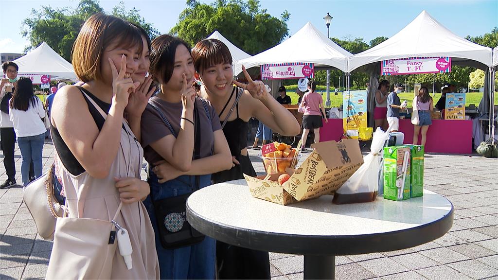 全是浪漫粉色調!台北圓山粉紅祭 市集、遊戲區好吃又好玩