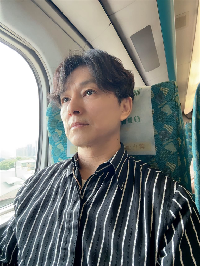 曾馨瑩合照郭董破婚變！網對比陳幸妤嘆「戲棚站久也不是她的」掀論戰