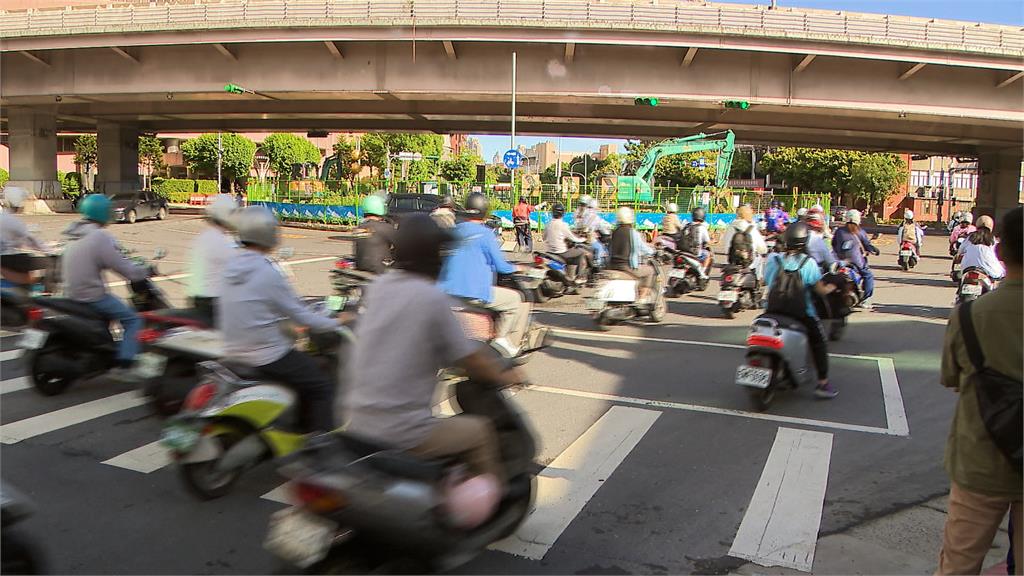拍錯方向! 羅智強稱公館圓環不塞 苗博雅批:以假亂真