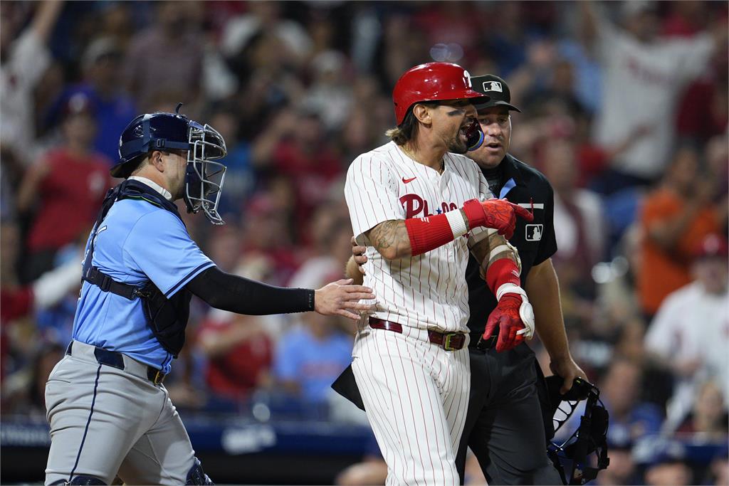 MLB(影)/昨爆板凳清空、當事人今開轟!費城人橫掃光芒 國東封王M9