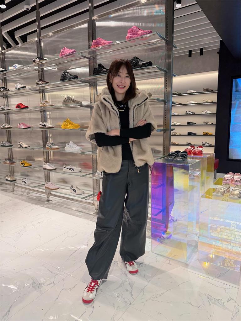 賈永婕曬「巡櫃全身照」喊話出事員工…自曝1原則！她坦言：會更嚴格要求