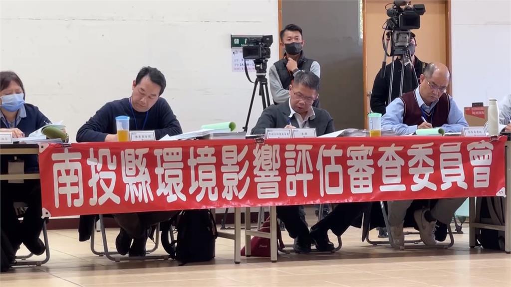 南投埔里廢棄物掩埋場"首場環評會" 3百人場外抗議